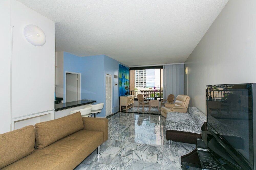 Фото Spacious Condos With Private Balcony at Discovery Bay - Free Wifi, Near Beaches!
