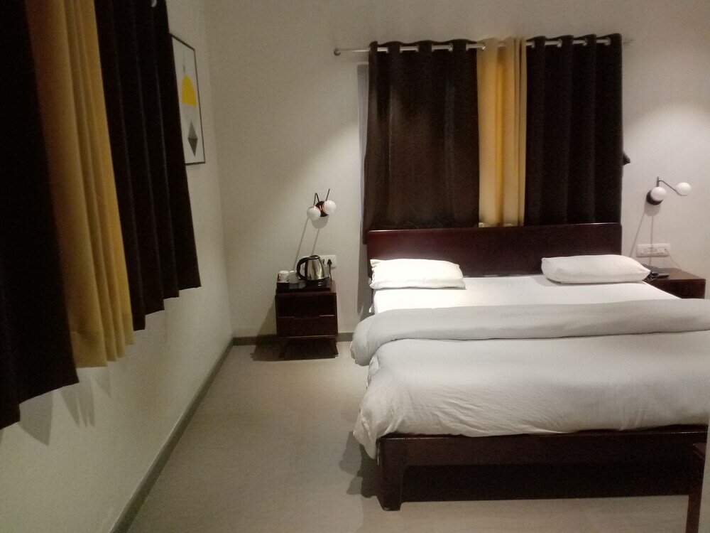 Фото Отель Marigold Mount Abu with Swimming Pool