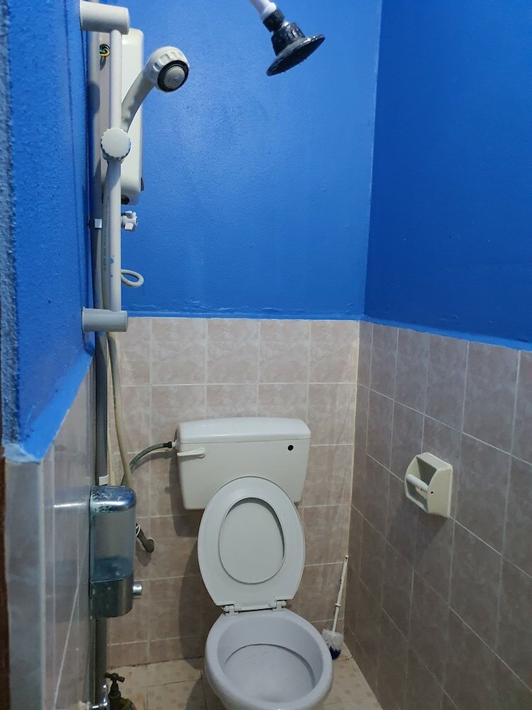 Фото Spot On 89920 Muwaffaq Inn