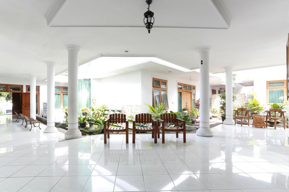 Фото RedDoorz Syariah near Alun Alun Magelang