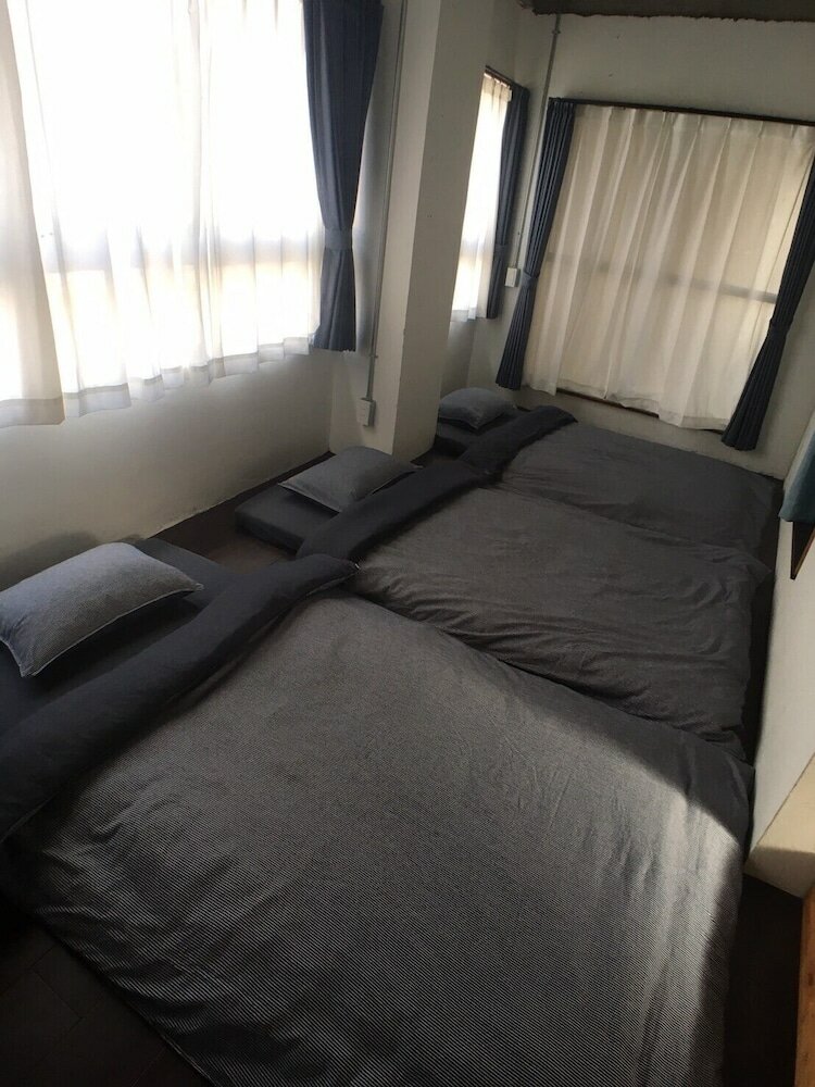 Фото Golden Mile Hostel