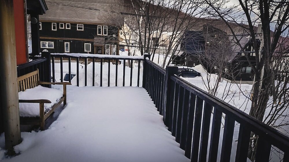 Фото Niseko Ski Lodge