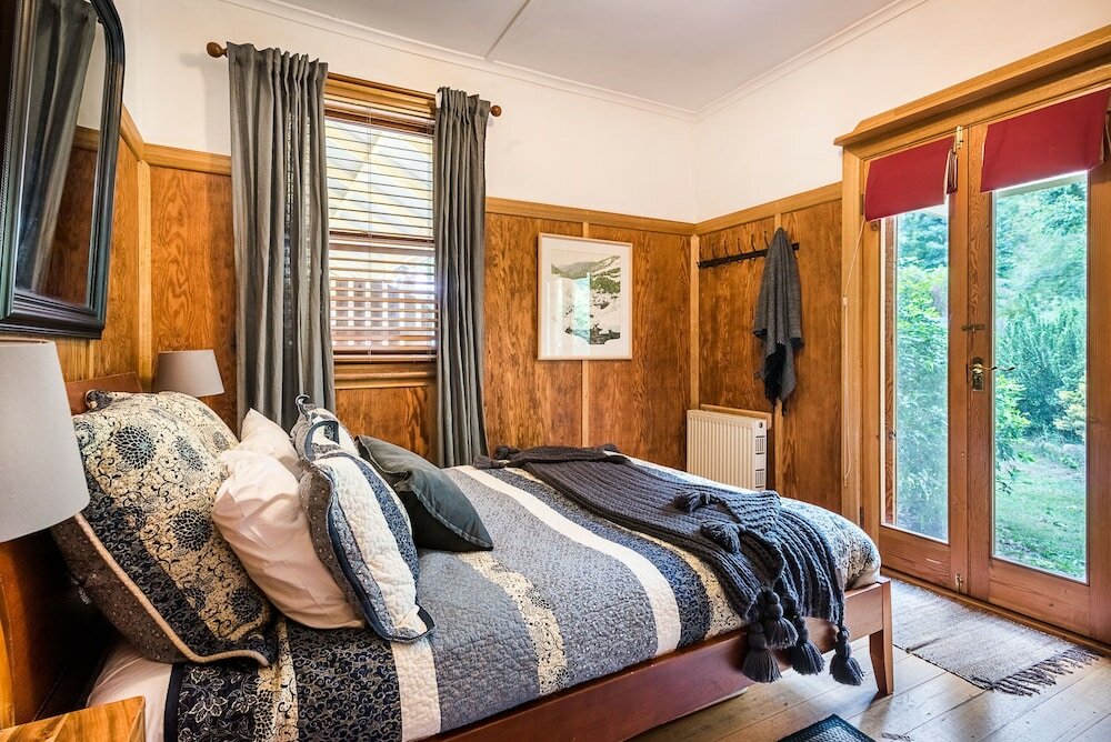 Фото Avalon House