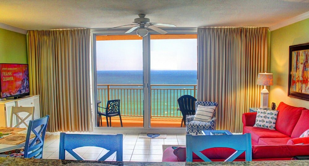 Фото Emerald Beach by Forehand Rentals