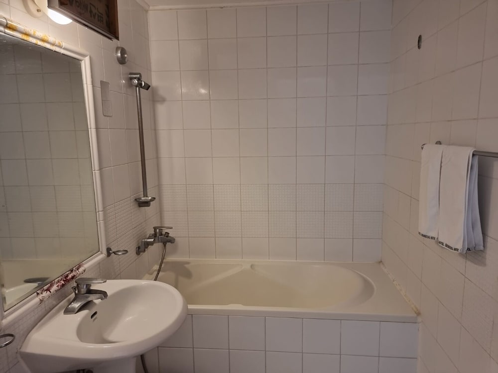 Фото Benikea Mountain and Sea Yangyang