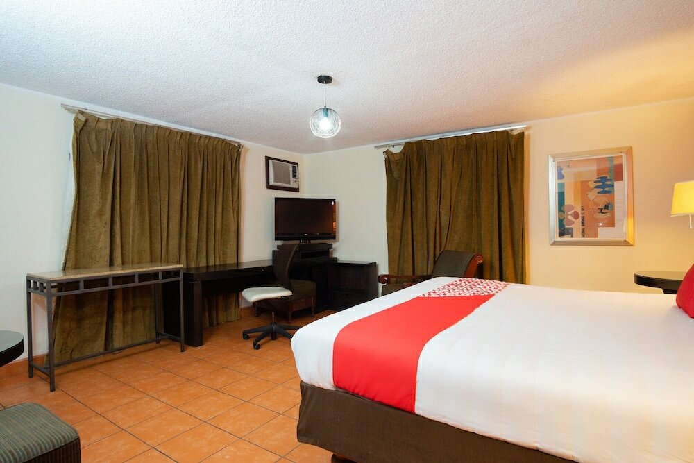 Фото Oyo Hotel Hacienda Don Luis, Rosarito