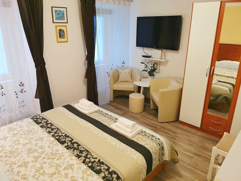 Фото Old Town Apartment Theo