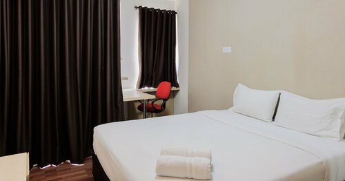 Гостиница RedDoorz Apartment @ Skylounge Tamansari в Тангеранге