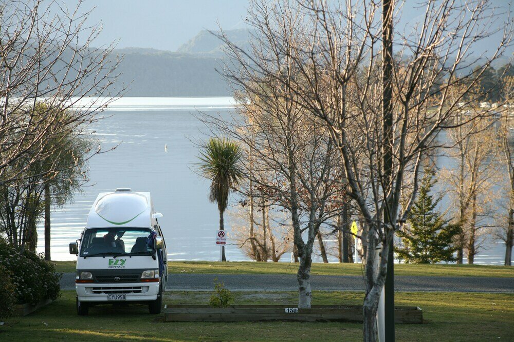 Фото Te Anau Lakeview Kiwi Holiday Park & Motels