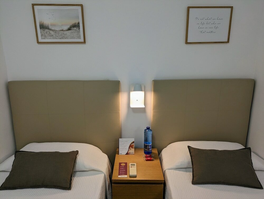 Фото Hostal Alogar