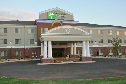 Гостиница Holiday Inn Express Clinton, an Ihg Hotel