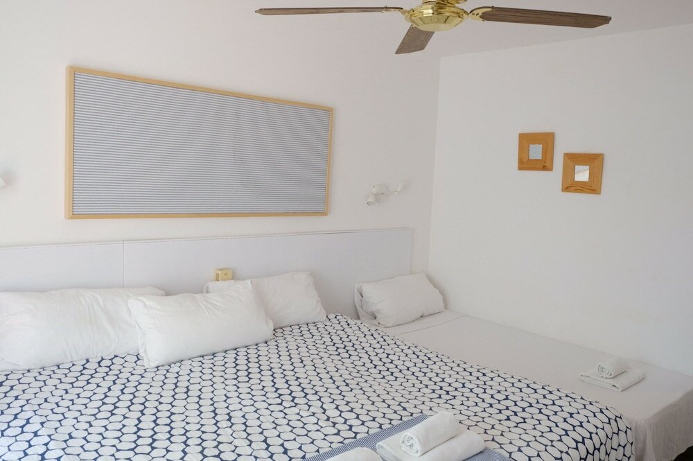 Фото Hotel La Caleta de Tamariu