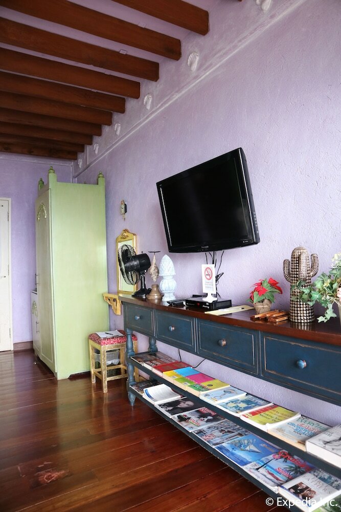 Фото Joaquin's Bed and Breakfast