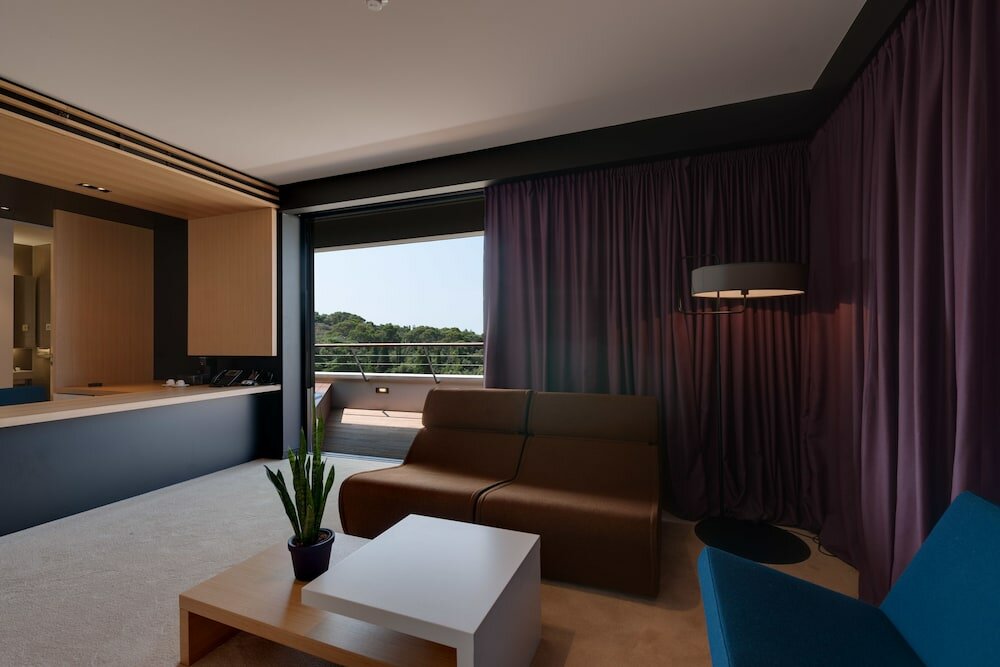 Фото Lone Hotel by Maistra Collection