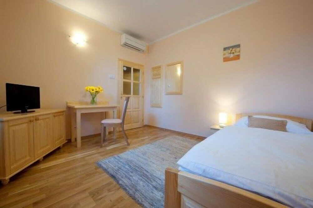 Фото Hotel Karpatsky Dvor