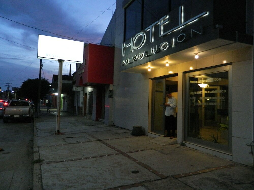 Фото отеля 1