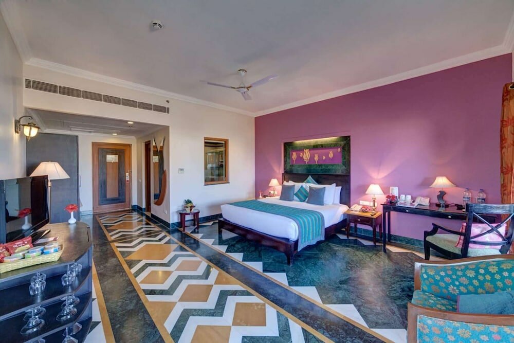 Фото Ramada by Wyndham Udaipur Resort and SPA