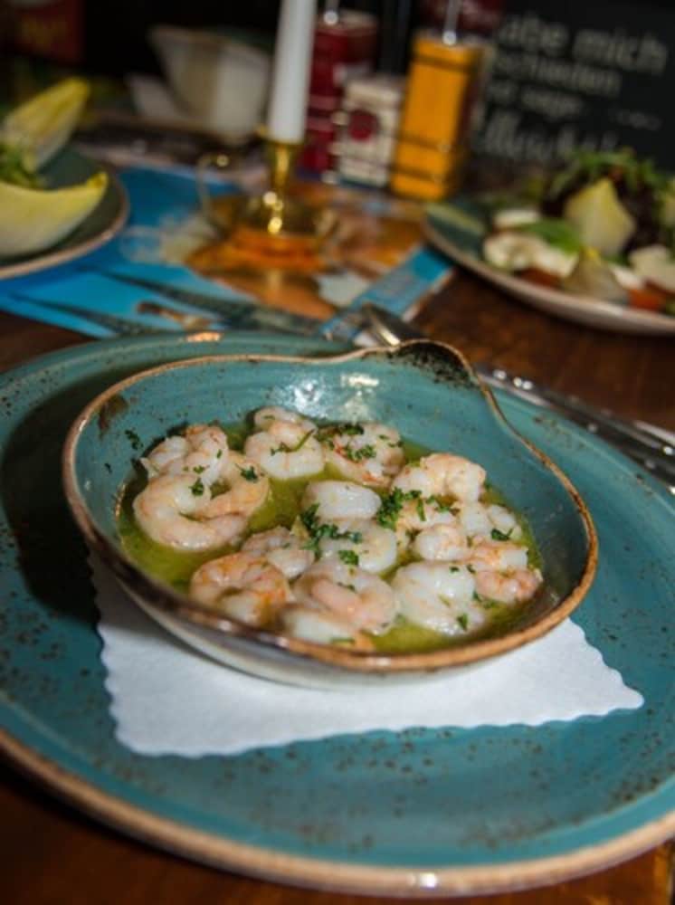 Фото Löwenbräu Köln Hotel & Restaurant