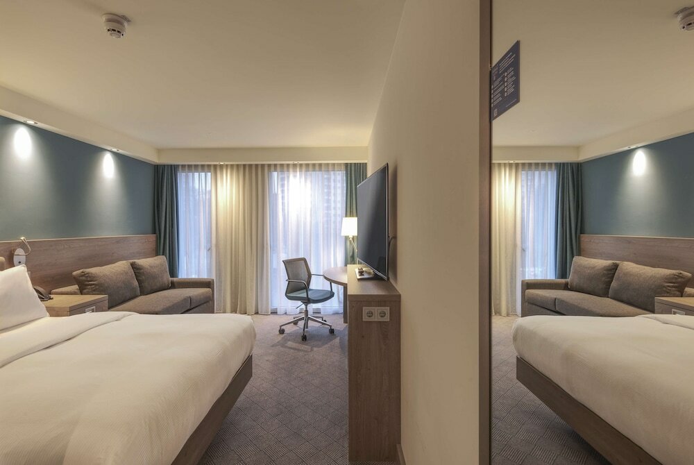 Фото Hampton by Hilton Stuttgart City Centre