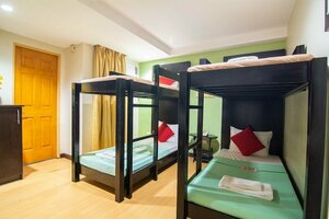 Гостиница Festive Hotel