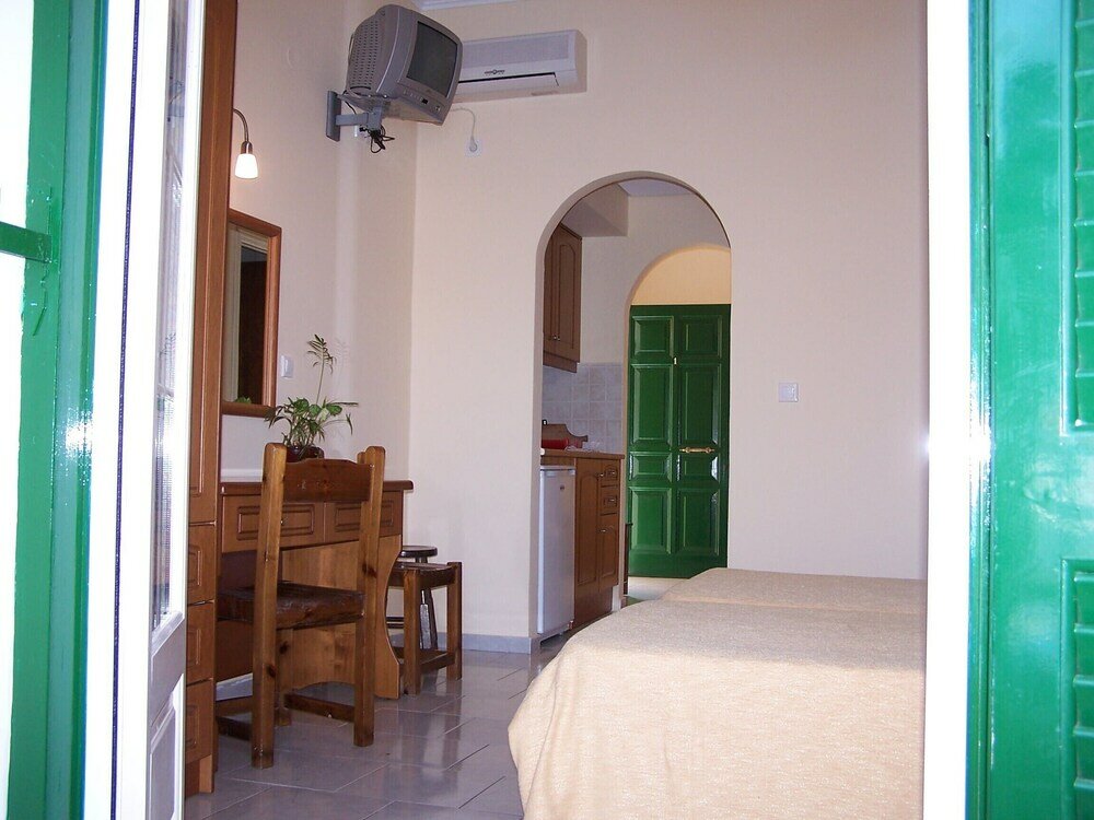 Фото Perros Hotel