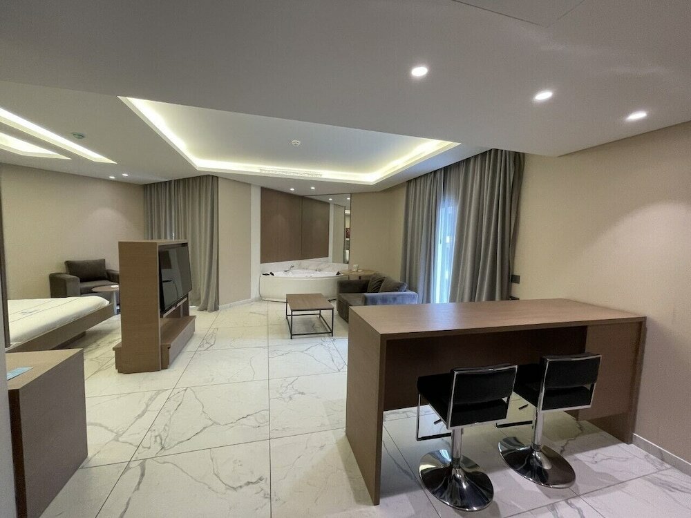 Фото Heaven Prestige Hotel