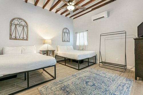 Гостиница Charming Homes Close to French Quarter