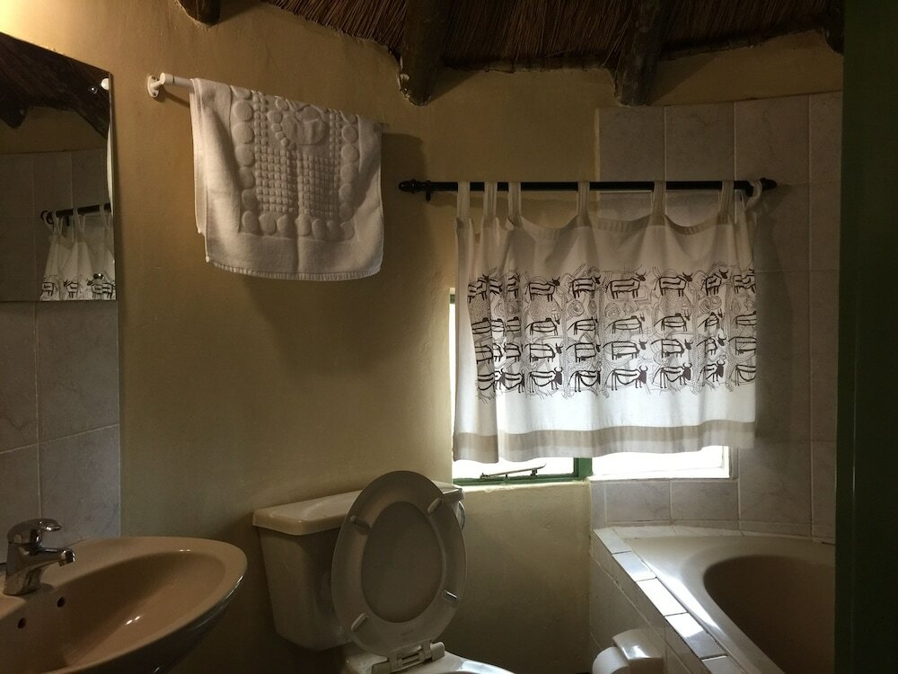 Фото Kgogomodumo Lodge