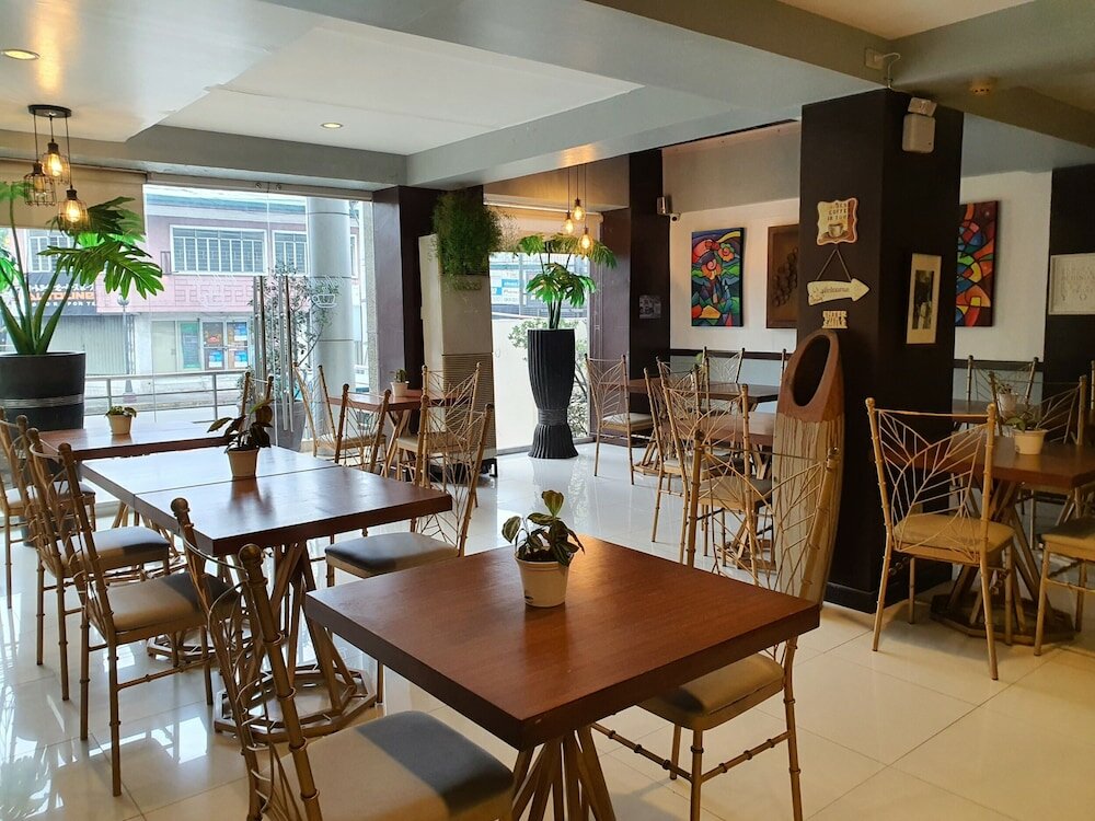 Фото Festive Hotel