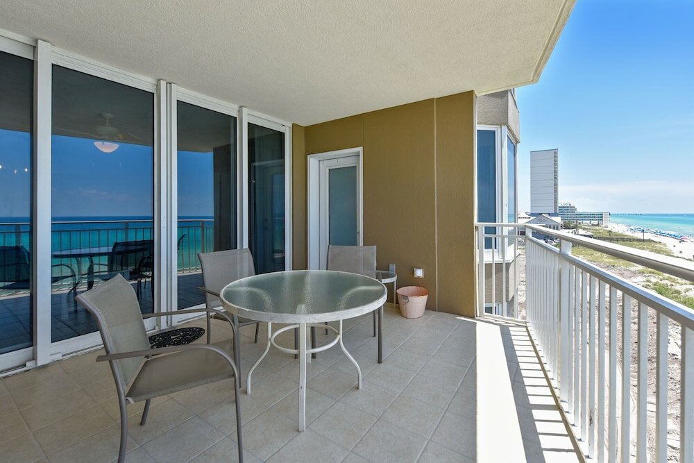 Фото Emerald Beach by Book That Condo