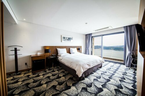 Гостиница Asia Lakeside Hotel в Чинджу