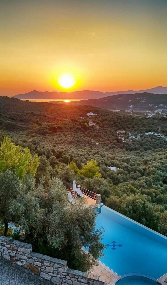 Фото Skiathos Garden Cottages