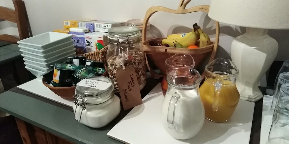 Фото № 29 Well Street B & B