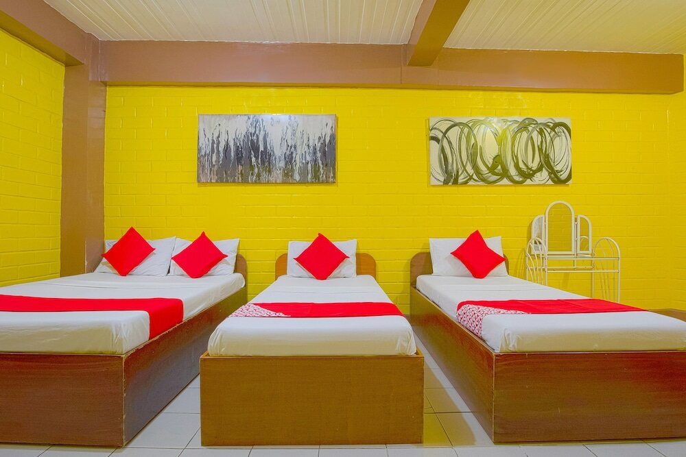 Фото Oyo 749 La Maria Pension And Tourist Inn Hotel