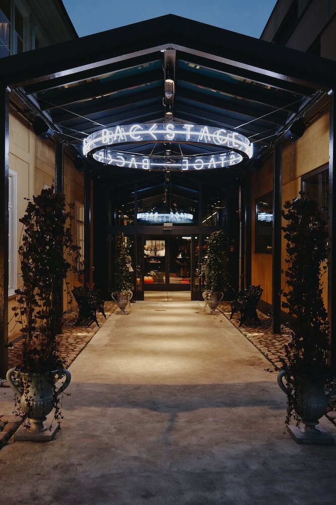 Фото Backstage Hotel