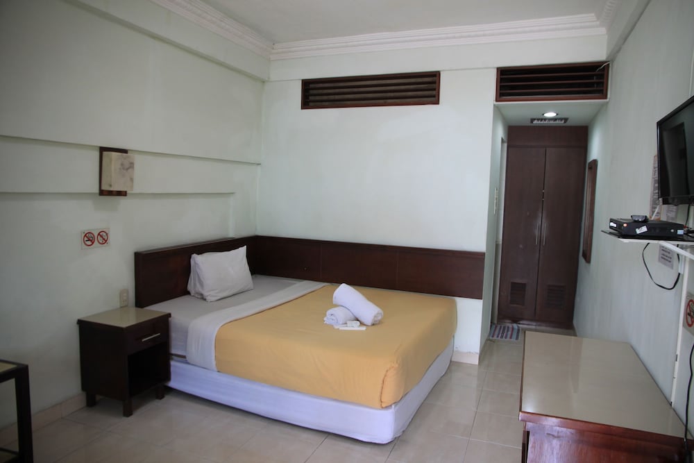 Фото Pandu Lakeside Hotel Parapat - Toba Lake