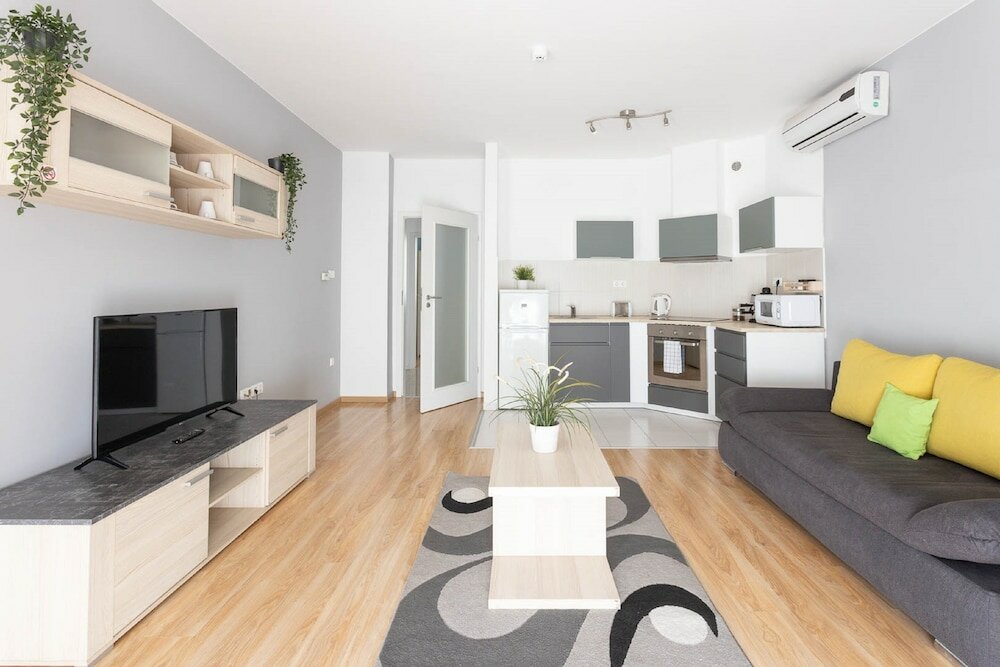 Фото Corvin Point Rooms and Apartments