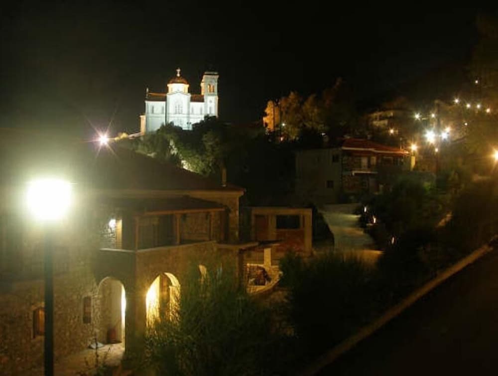 Фото Hotel Papanikola