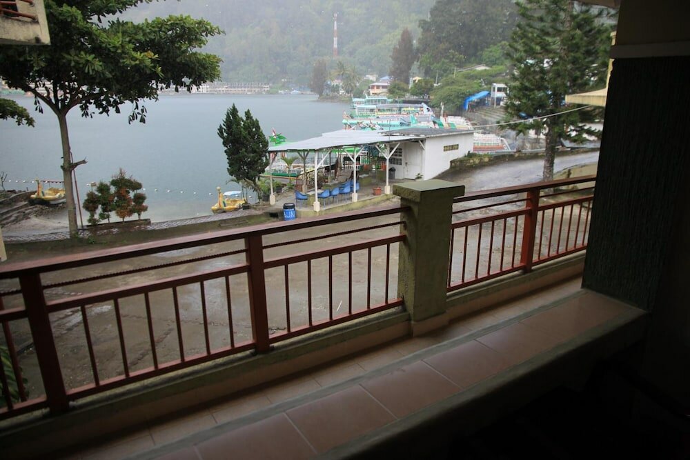 Фото Pandu Lakeside Hotel Parapat - Toba Lake