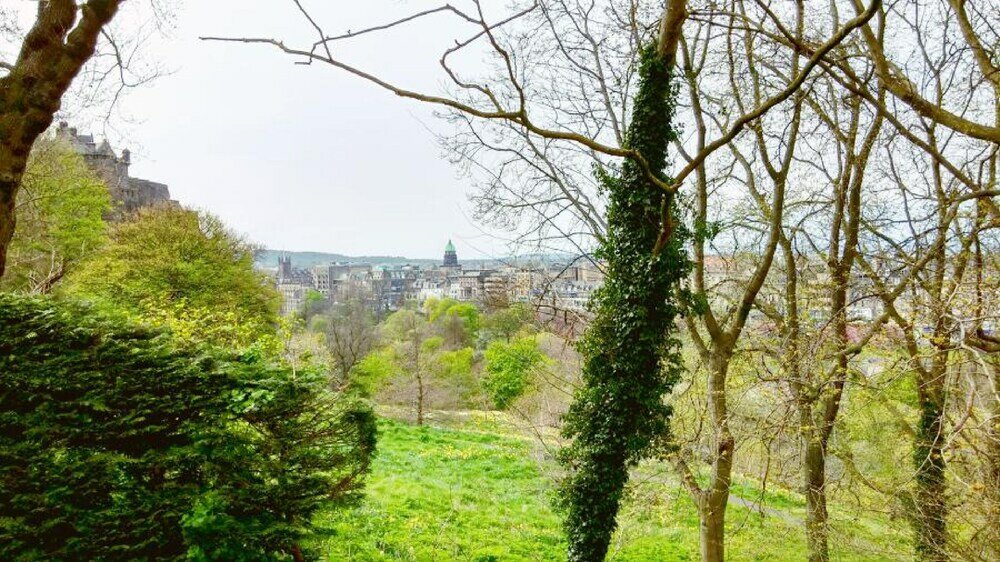 Фото Grand Edinburgh Castlehill Apartment