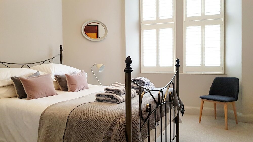 Фото Grand Edinburgh Castlehill Apartment