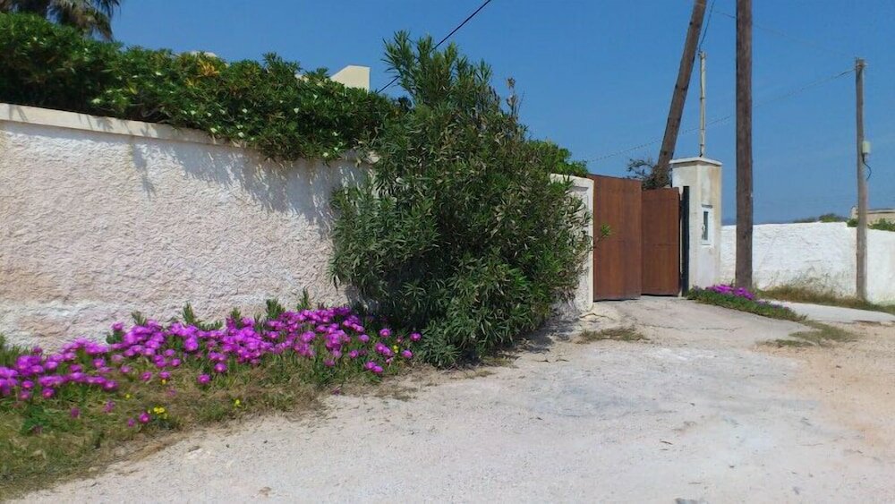 Фото Villa Anastasia Beach Front