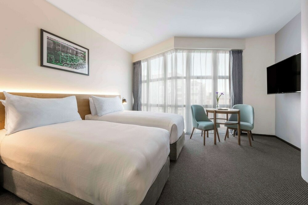 Фото Oaks Wellington Hotel