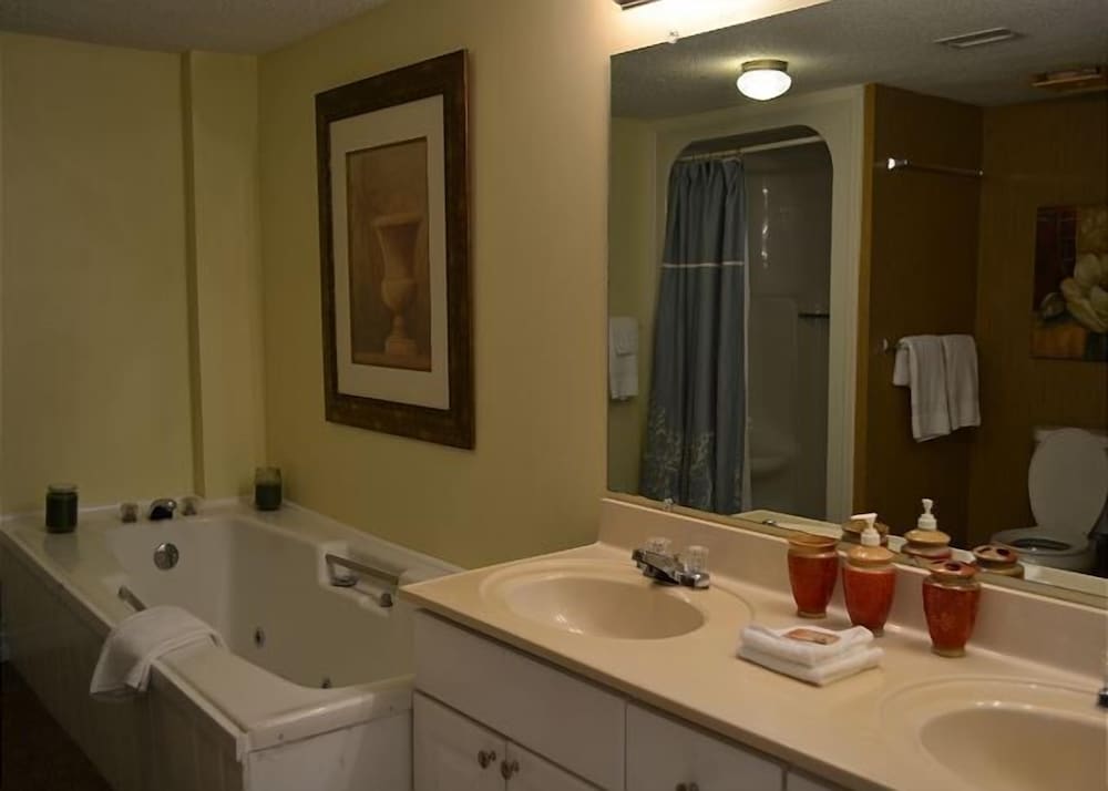 Фото Sunswept Condominiums