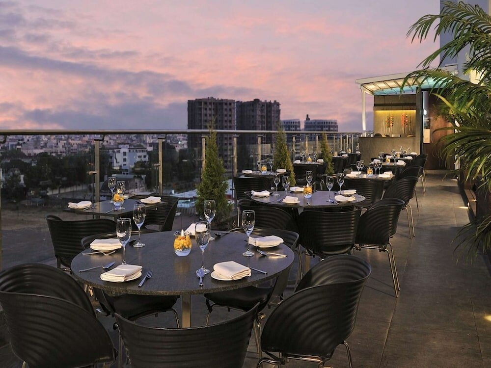Фото Marasa Sarovar Portico Rajkot