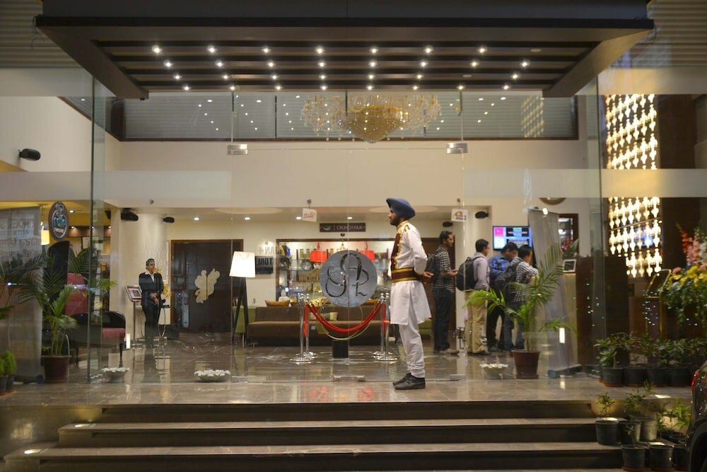 Фото One Earth Avaas