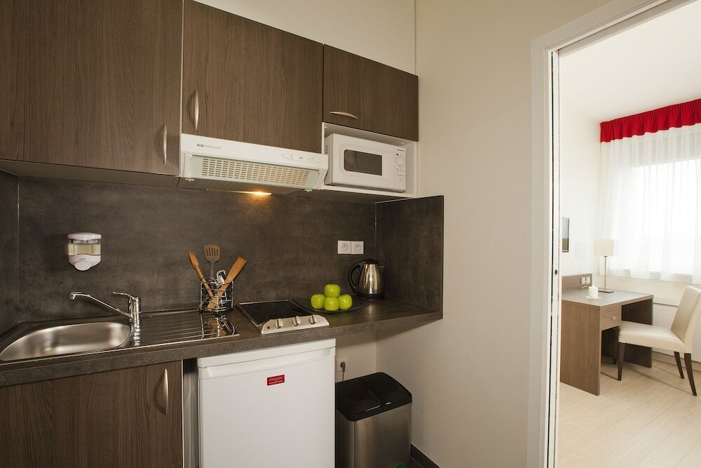 Фото Residhome Reims Centre