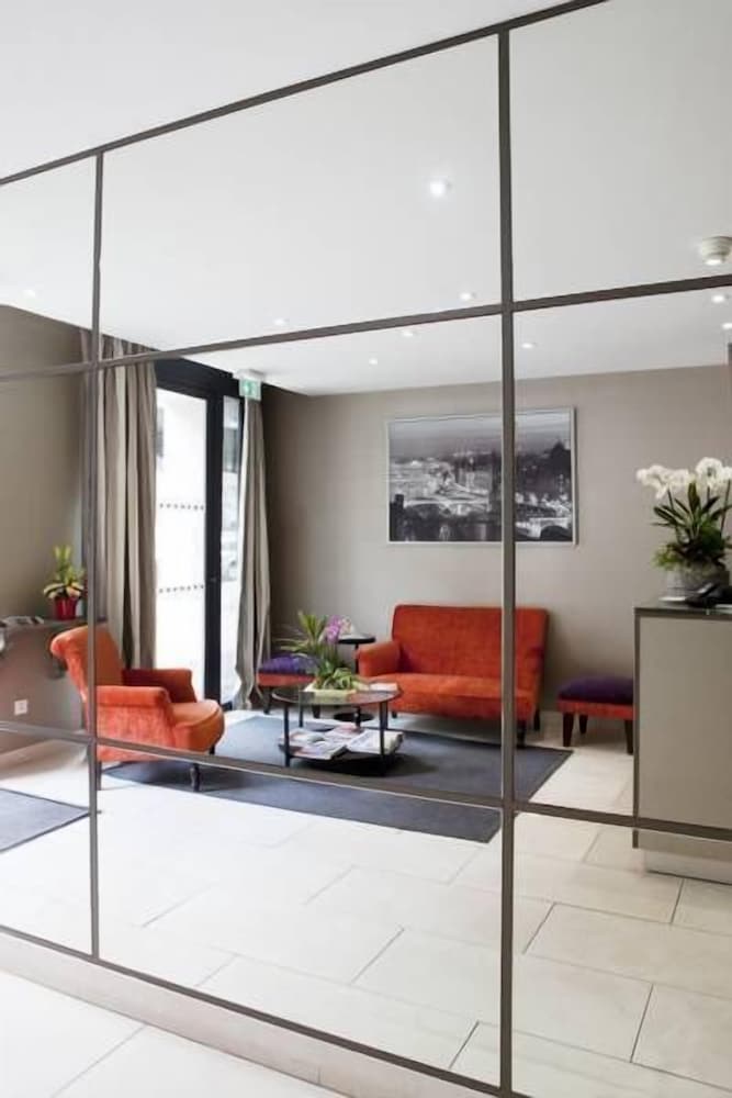 Фото Le Relais Saint Charles Paris