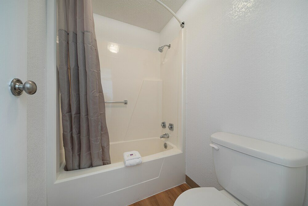 Фото Motel 6 Hamburg, Ny