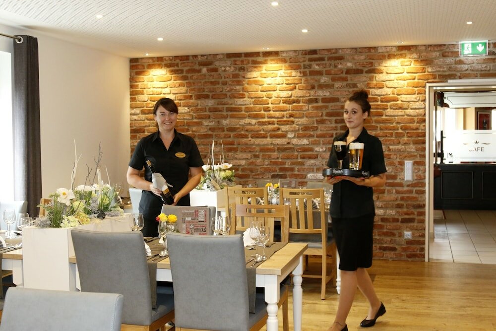 Фото Hotel Märkischer Hof